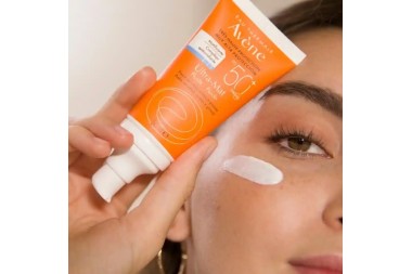 Kit Protector Solar Frasco 50 Ml + Gel Micelar Avene 200 Ml